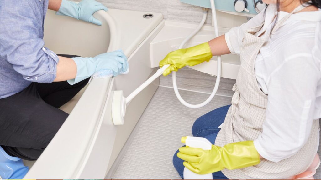 cleaning bathroom mould