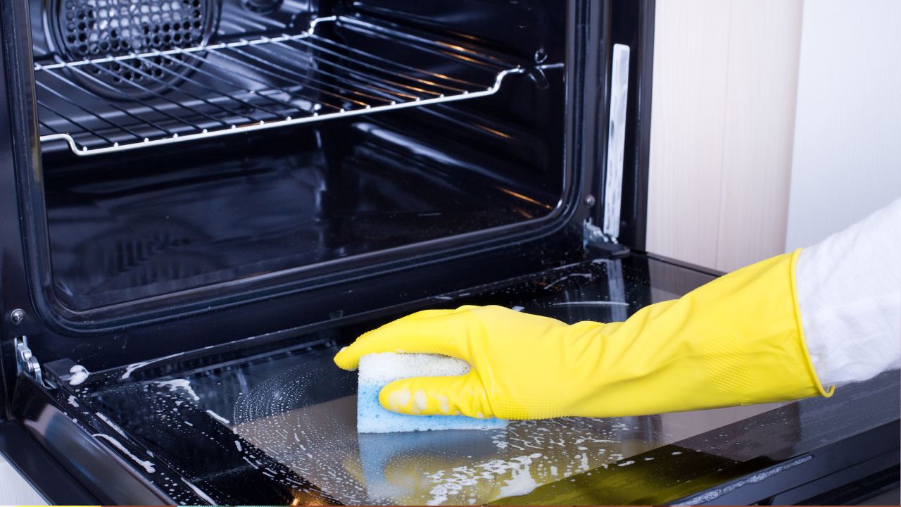 Oven Cleaning Toowoomba: Sparkling Ovens for Safer Cooking