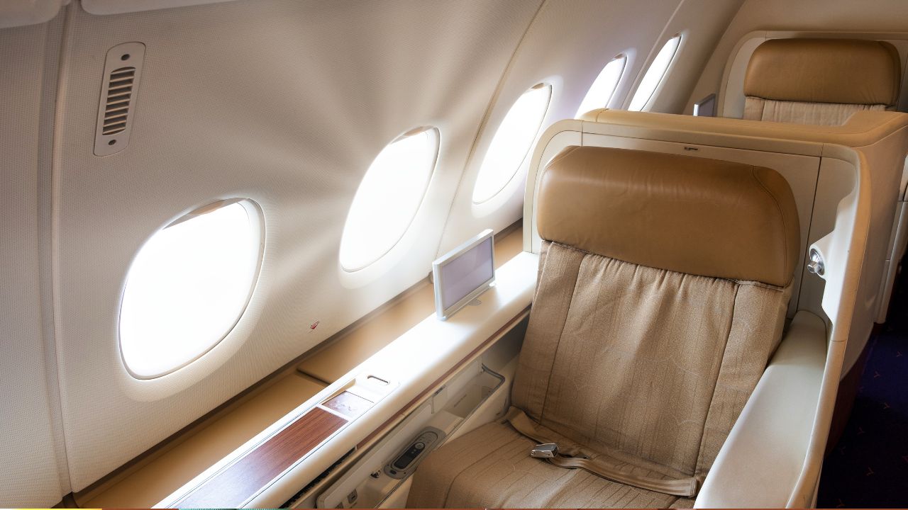SQ246 Business Class: Flying in Comfort and Style