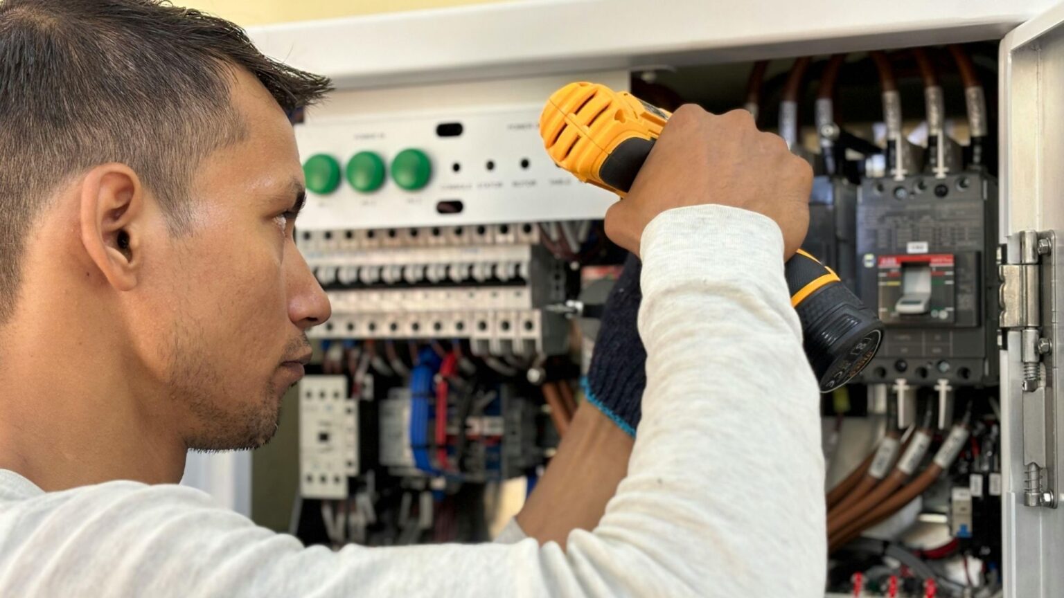 Hidden Bottleneck: Why Your Electrical Panel Can’t Keep Up Anymore